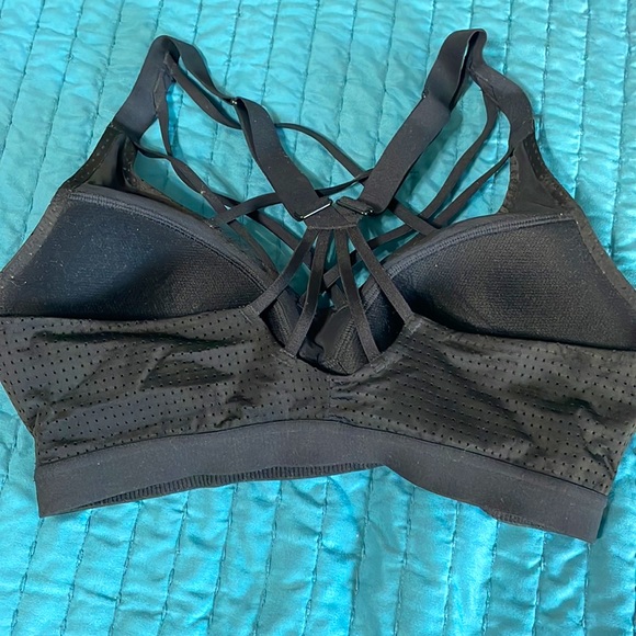 Victorias Secret criss cross lightly lined sports bra - Picture 2 of 2
